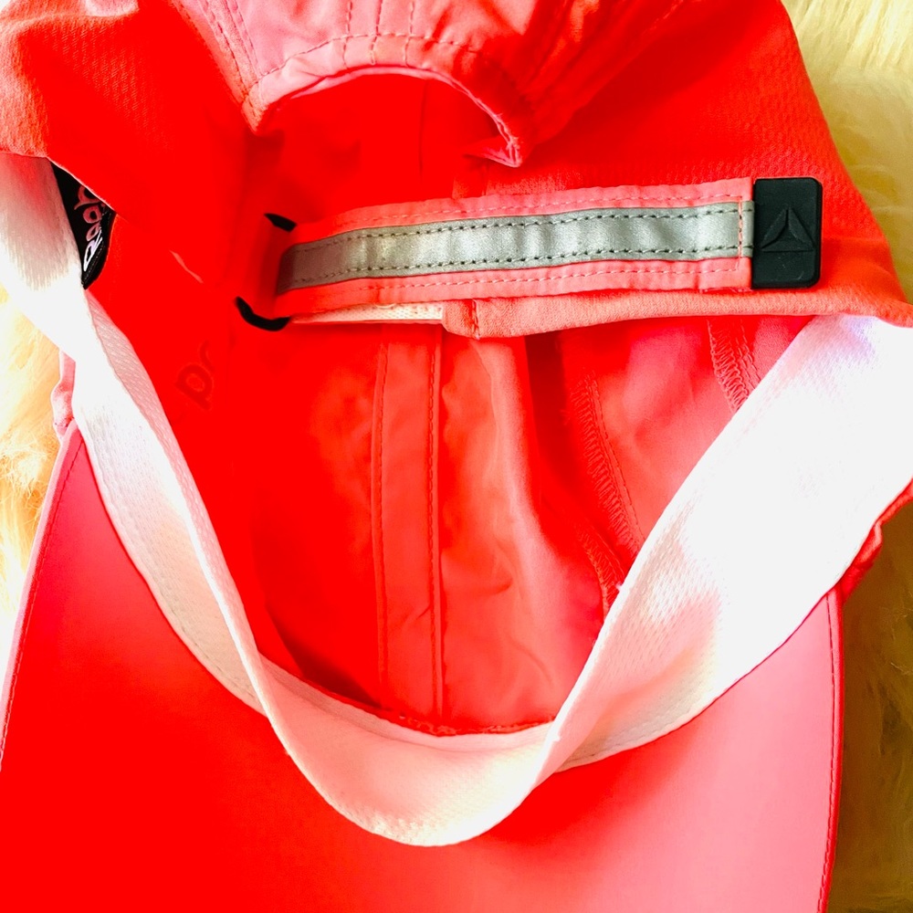 Hot Pink Reebok Cap - Picture 4 of 4